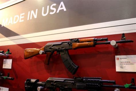 Firm Set to Manufacture Russian AK-47 Kalashnikov Rifles in US | Military.com