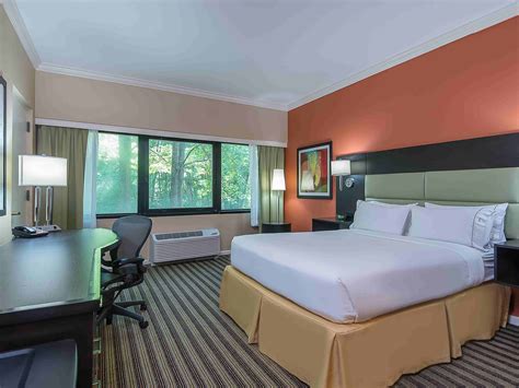 Princeton Hotel with Indoor Pools in NJ | Holiday Inn Express Princeton ...