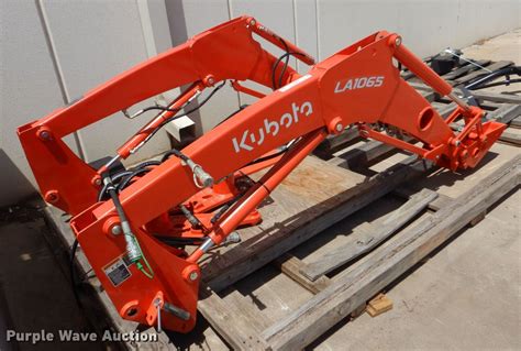 Kubota LA1065 loader in Grapevine, TX | Item LS9804 sold | Purple Wave