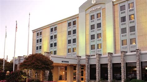 Doubletree Hotel Pittsburgh Airport | Stress-Free Stays & Parking Near PIT Airport - Stay Park ...