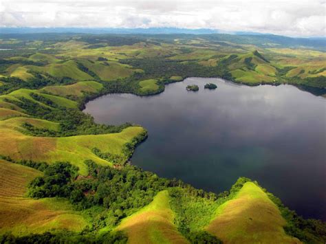 Danau Sentani, Papua | Indonesia Travel Information