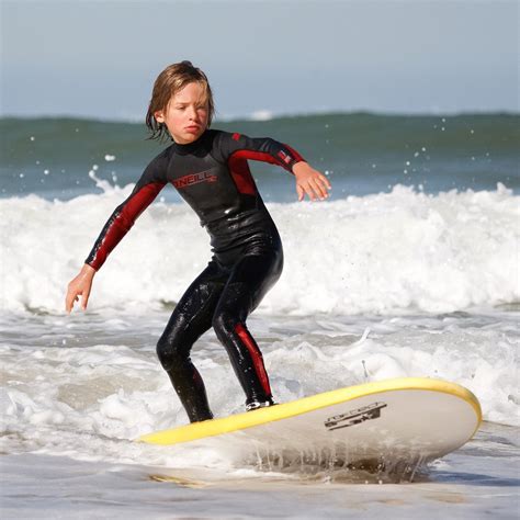 Surfing Kid - Surfguiding Peniche