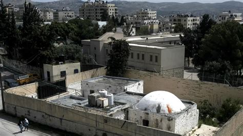 Contrary to IDF orders: Berland Hasidim entered Joseph's Tomb in Nablus ...