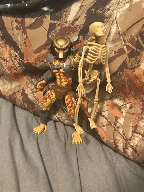 Predator with skeleton! : r/predator