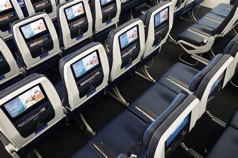 Where to Sit on United’s New 777-200: Economy and Economy Plus