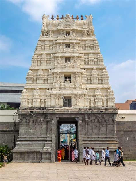 Devotees Visit Kamakshi Amman Temple in Kanchipuram. Editorial Stock Image - Image of gopuram ...