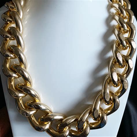 Chunky Gold Chain Necklace – Taro Collection