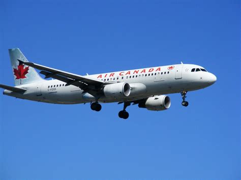 Cheap Toronto flights under $300 r/t with Air Canada