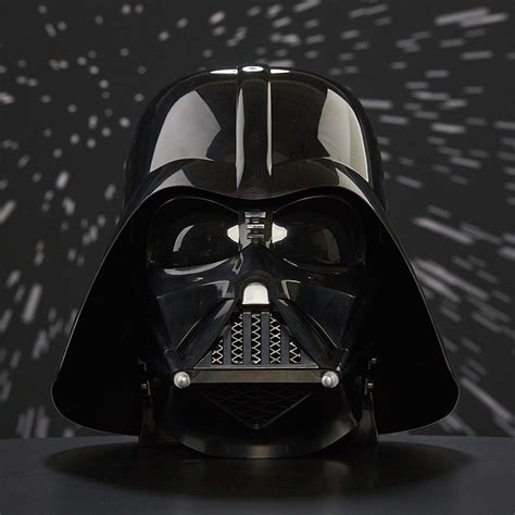 Hełm premium Darth Vadera Star Wars The Black Series od Hasbro za około 341 zł z wysyłką do ...