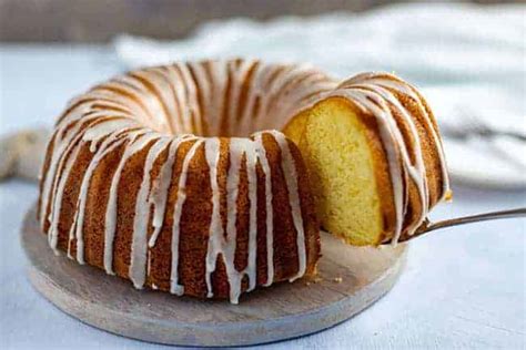 Easy Apricot Nectar Cake with Glaze - Classic Southern Bundt Cake - My ...