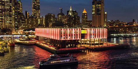 South Street Seaport: Pier 17 – Enclos