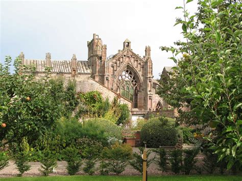 The ruins of Melrose Abbey from Priorwood Garden | Tower bridge ...