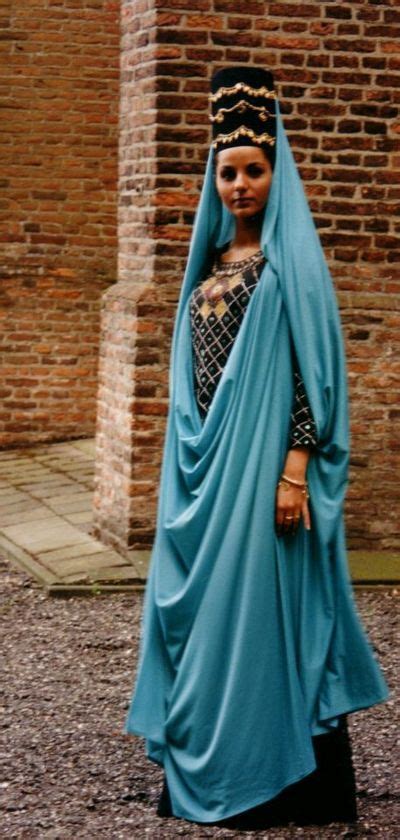 Persian clothing - Wikipedia | Persian fashion, Persian dress, Fashion