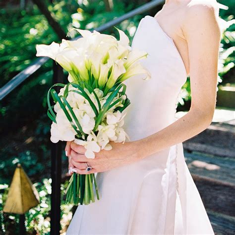 15 Calla Lily Wedding Bouquets