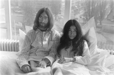 Photos of John Lennon & Yoko Ono in Central Park Three Months Before Lennon's Death - Art-Sheep