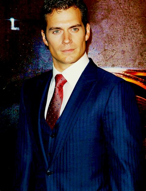 henry cavill daily | Henry cavill, Stylish boys, Hot suit