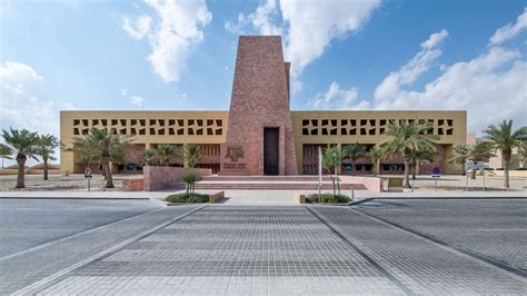 Texas A&M closing Qatar campus