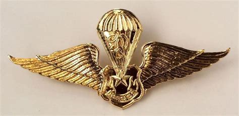 Thai Army 21st Infantry Regiment high jump tower test wings badge | Militar, Grados militares ...