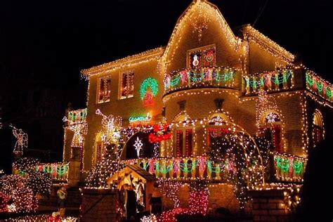 Brooklyn Half-Day Christmas Lights Tour from Manhattan 2023 - New York City - Viator