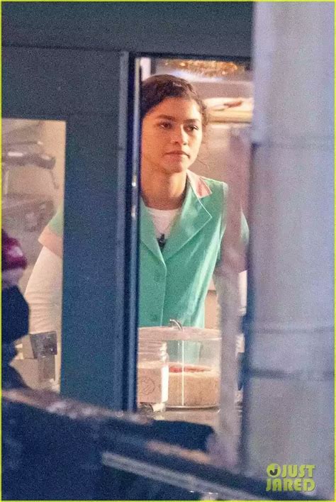 New Spider-Man 3 set pictures with Zendaya : r/MarvelStudiosSpoilers