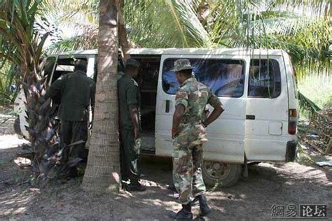 Bulletproof car from Somalia for VIP (8 pics) - Izismile.com