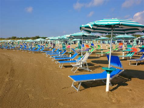 9 Best Beaches in Venice According To A Local