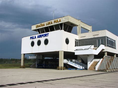 Airport bus Pula – Getting to and from Pula Airport