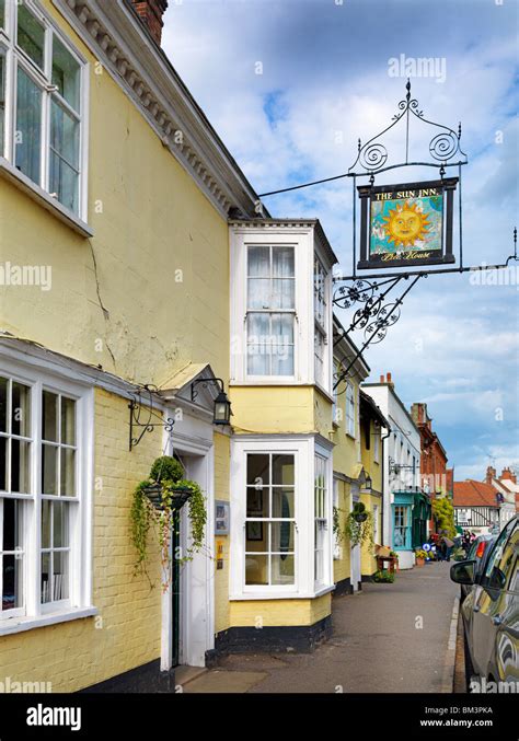 The sun inn pub hi-res stock photography and images - Alamy