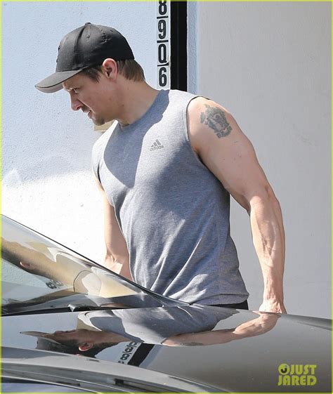 Jeremy Renner Has Bulging Biceps After Superhero Workout: Photo 3088246 | Jeremy Renner Pictures ...