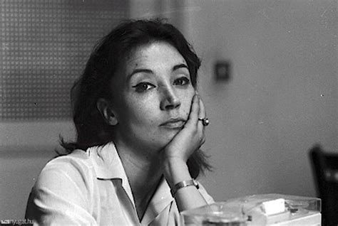 Breve análisis "Entrevista con la Historia" de Oriana Fallaci - Lola Cebolla