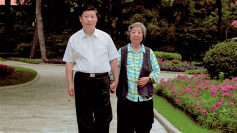 Xin Jinping and his mother Qi Xin take a stroll – Everyday Life in Mao ...