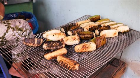 Banh Chuoi Nep Nuong - Grilled Banana - YouTube