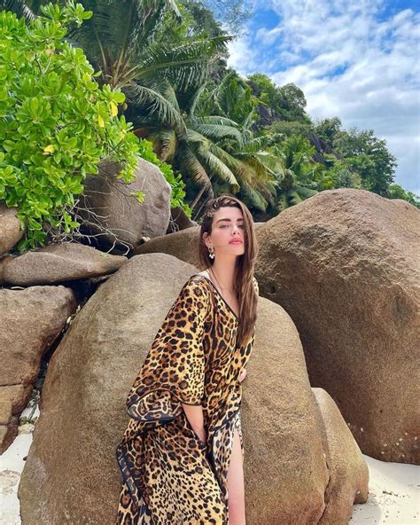 Rawan Bin Hussain on Instagram: “Queen of the jungle🌴☀️👑 ملكة الغابة ...