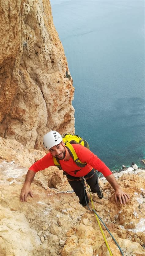 Rock climbing in Peñon Ifach, Calpe (Spain) - Routes and topos - Valencia Climb