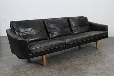 Mid-Century Modern Black Leather Sofa at 1stdibs