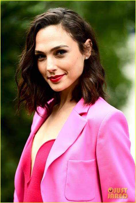 Gal Gadot Just Landed A Royal New Role!: Photo 4654616 | Pictures | Just Jared