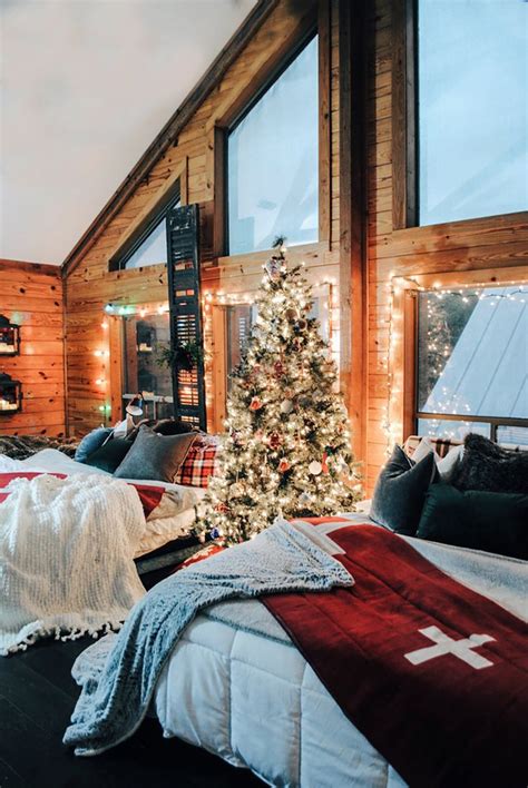 Tour This Dreamy Rustic Cabin All Decked Out for Christmas | Christmas ...