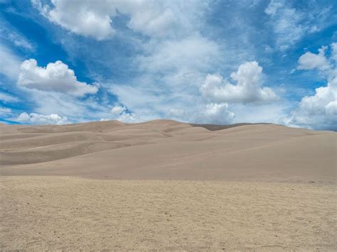 Desert Landscape in Colorado: Open Spaces and Sand Dunes HDRi Maps and Backplates