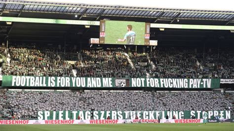 Werder Bremen fans protested against the DFB and the "commercialisation ...