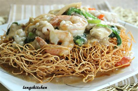 Kitchen Chaos: Seafood Crispy Noodle 海鲜生面