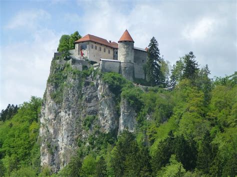 Visiting Lake Bled and a Alpine Fairytale Tour | Travel Blog