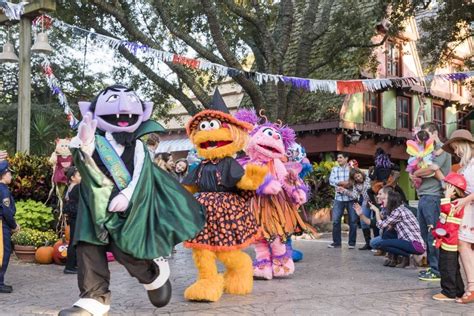 Sesame Street® Kids’ Weekends this October at Busch Gardens Tampa Bay - About a Mom