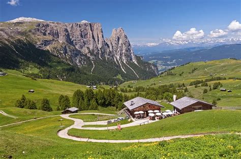 A Guide to Hiking in the Beautiful Alpe di Siusi Italy • Wander Your Way