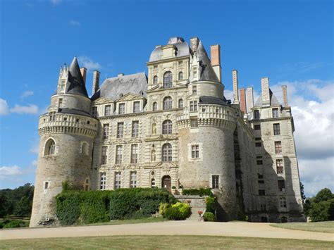 château de Brissac photo et image | europe, france, pays de loire ...