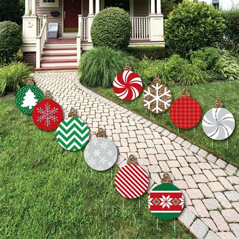 40 Festive DIY Outdoor Christmas Decorations