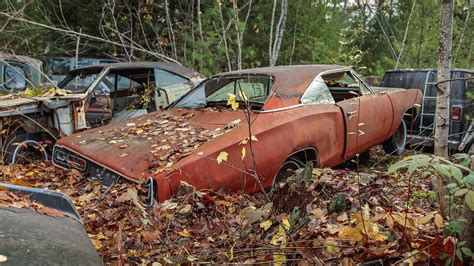 Steve Magnante finds A body and B body Mopar Muscle Cars in New Hampshire Junkyard