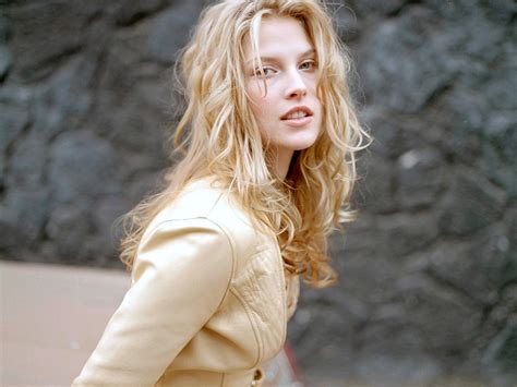 Ali Larter - Heroes Wallpaper (135042) - Fanpop