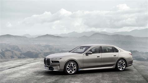 Preview: 2023 BMW i7 luxury electric sedan promises 536 hp, 300 miles of range