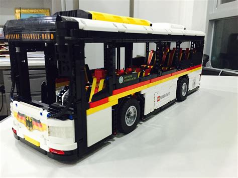 LEGO MOC Motorized Bus by HallBricks | Rebrickable - Build with LEGO