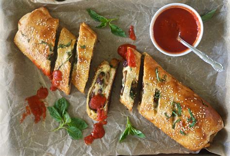 Easy Vegetarian Stromboli Recipe